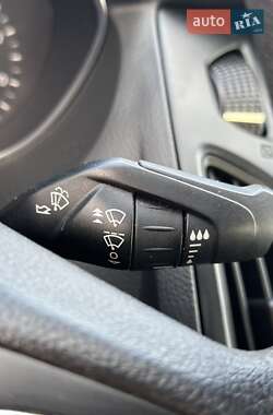 Седан Ford Focus 2015 в 
