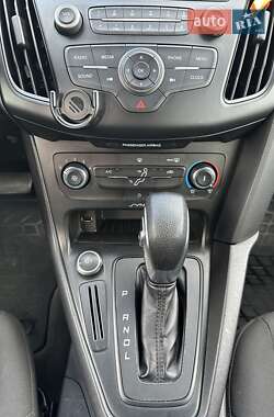 Седан Ford Focus 2015 в 