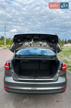 Седан Ford Focus 2015 в 