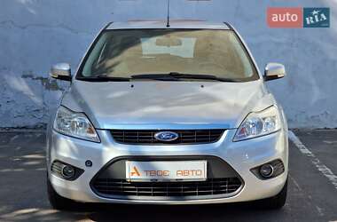 Хэтчбек Ford Focus 2010 в 