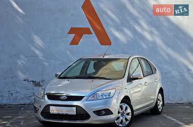Хэтчбек Ford Focus 2010 в 