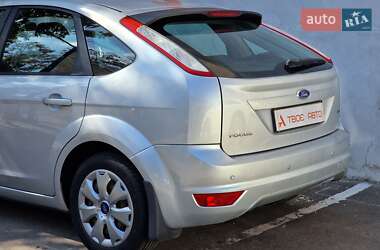 Хэтчбек Ford Focus 2010 в 