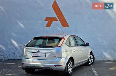 Хэтчбек Ford Focus 2010 в 