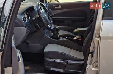 Хэтчбек Ford Focus 2010 в 