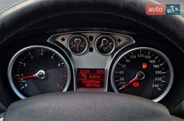Хэтчбек Ford Focus 2010 в 