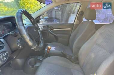 Хетчбек Ford Focus 2000 в 