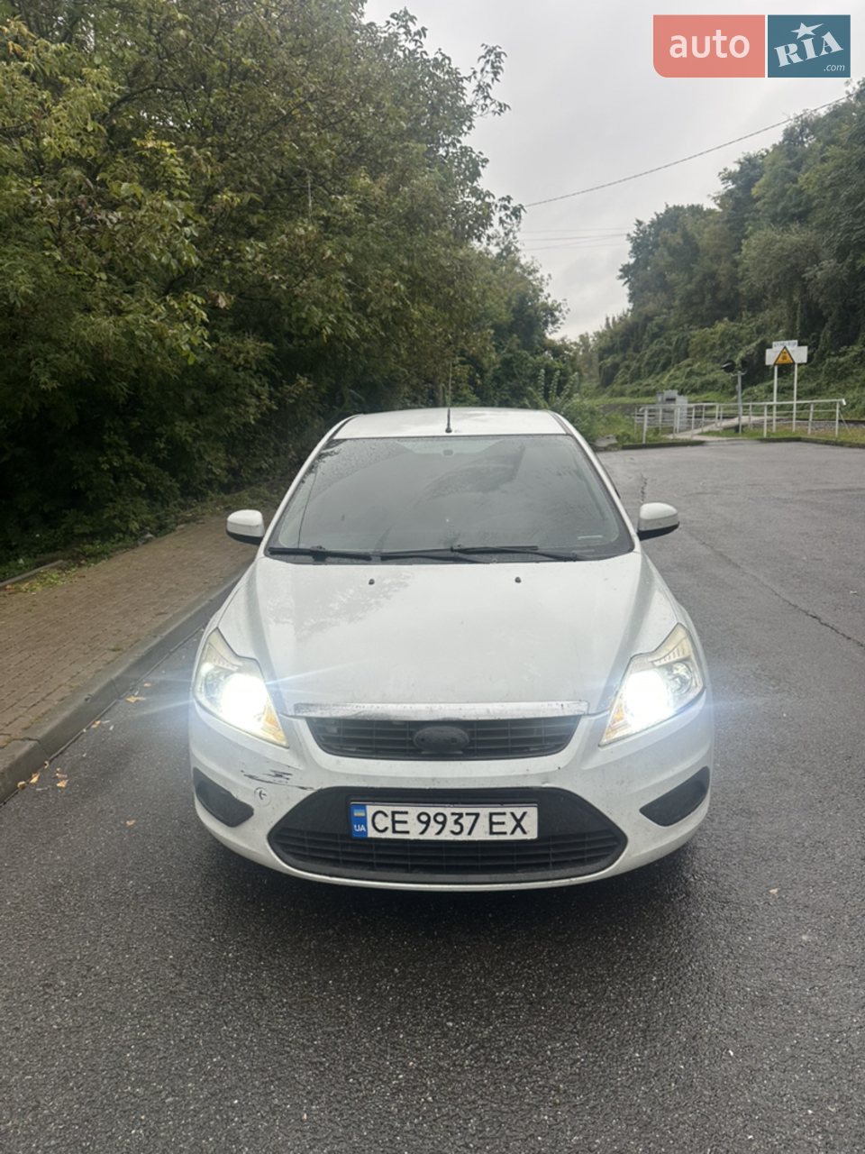 2010 Ford Focus - мініатюра 9