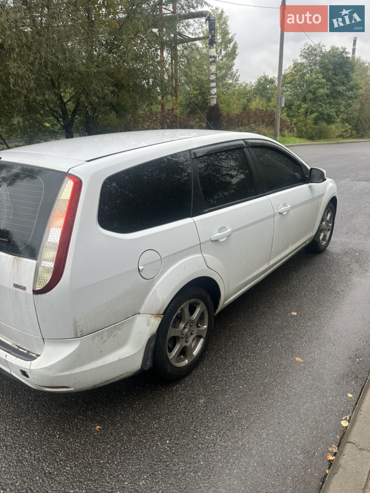 2010 Ford Focus - мініатюра 2