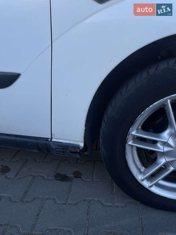 Хэтчбек Ford Focus 2000 в Черновцах