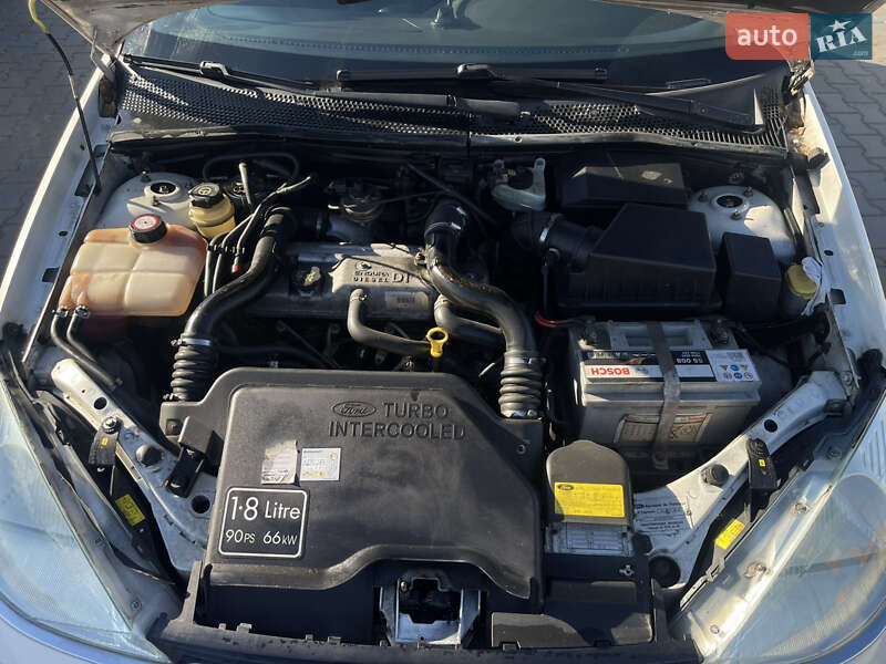Хэтчбек Ford Focus 2000 в Черновцах