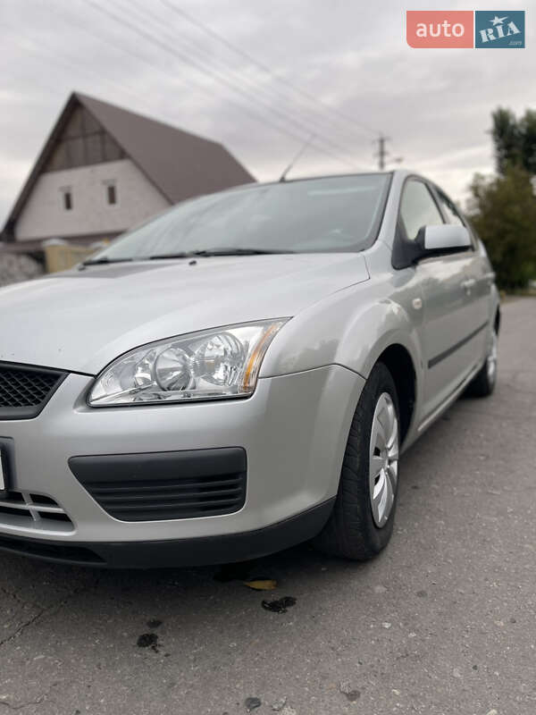 Хетчбек Ford Focus 2006 в Лубнах