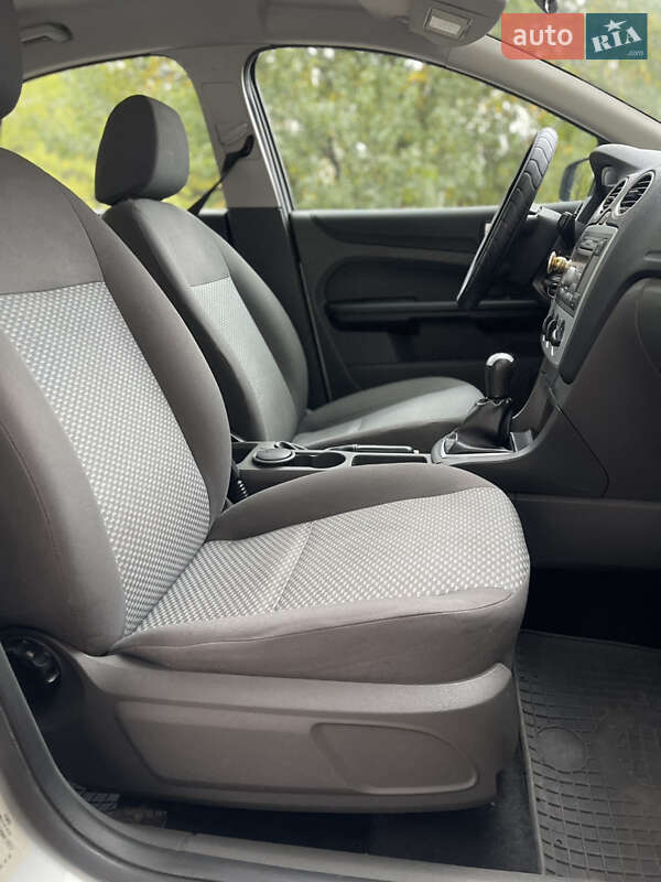 Хетчбек Ford Focus 2006 в Лубнах