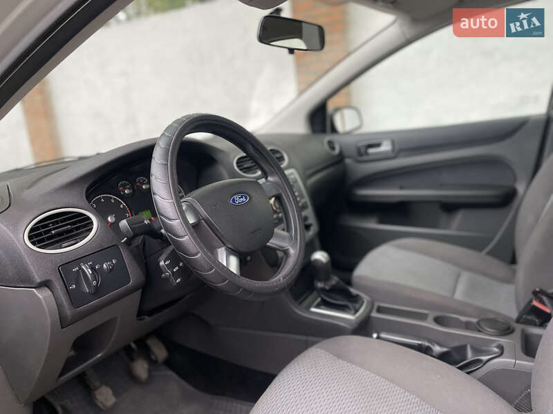 Хетчбек Ford Focus 2006 в Лубнах
