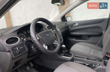 Хэтчбек Ford Focus 2006 в 