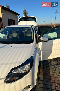 Хэтчбек Ford Focus 2013 в 
