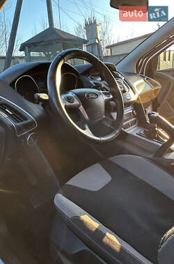 Хэтчбек Ford Focus 2013 в 