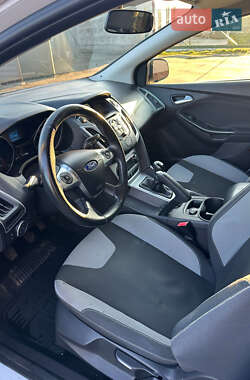 Хэтчбек Ford Focus 2013 в 