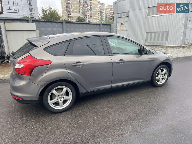 Хэтчбек Ford Focus 2011 в Киеве