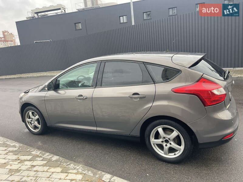 Хэтчбек Ford Focus 2011 в Киеве