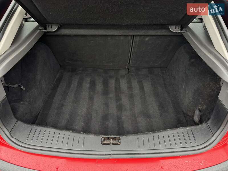 Хетчбек Ford Focus 2005 в Кореці фото 13 Хетчбек Ford Focus 2005 в Кореці