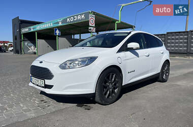 Хэтчбек Ford Focus 2013 в 