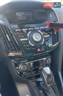 Хэтчбек Ford Focus 2013 в 