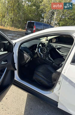 Седан Ford Focus 2013 в 