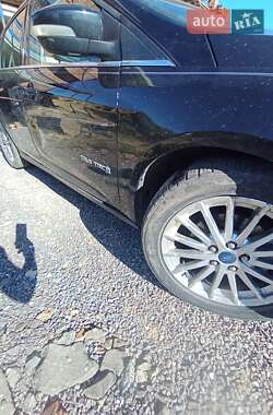 Хэтчбек Ford Focus 2012 в 