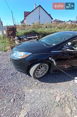 Хэтчбек Ford Focus 2012 в 