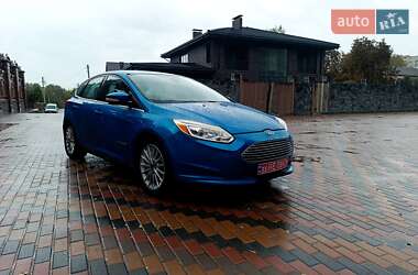 Хетчбек Ford Focus 2012 в 