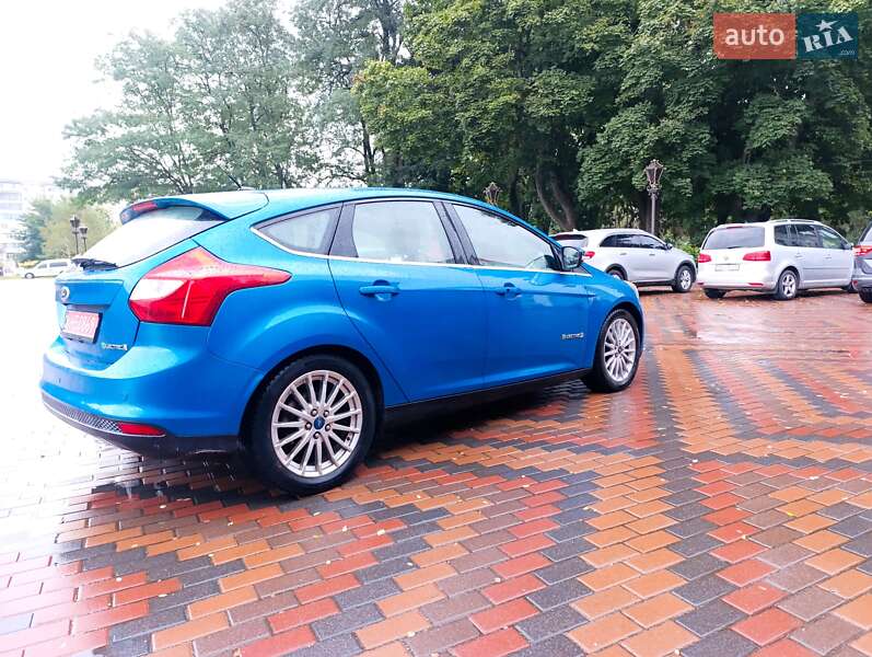 Хэтчбек Ford Focus 2012 в Звягеле