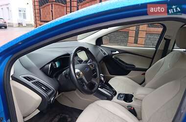 Хетчбек Ford Focus 2012 в 
