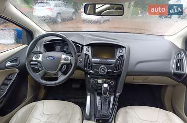 Хетчбек Ford Focus 2012 в 