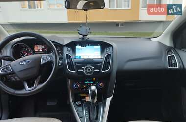 Хэтчбек Ford Focus 2017 в 