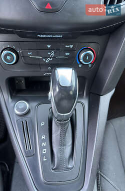Хэтчбек Ford Focus 2015 в 