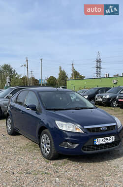Хэтчбек Ford Focus 2011 в 