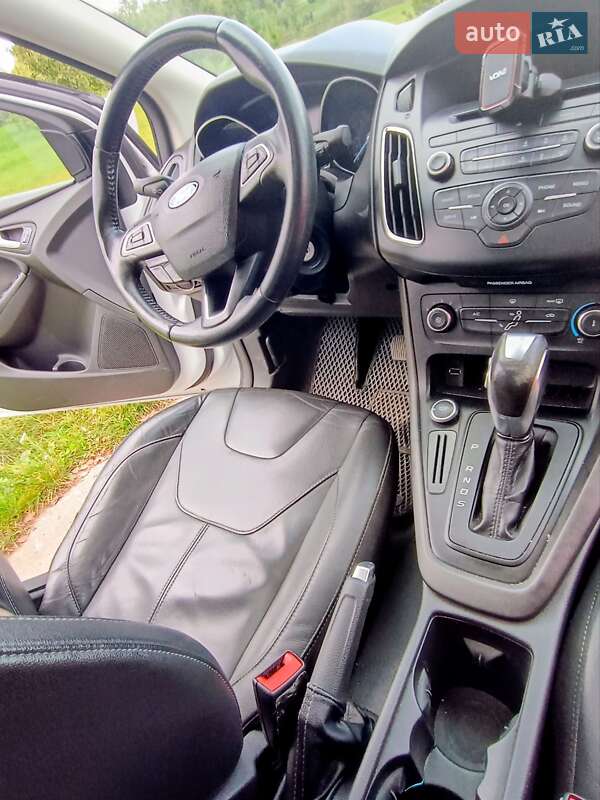 Седан Ford Focus 2015 в Львові