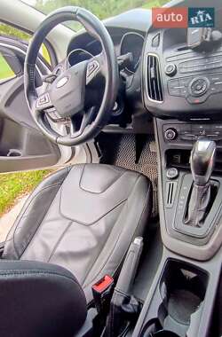Седан Ford Focus 2015 в 