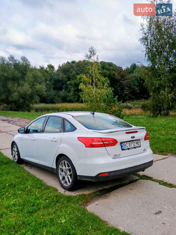 Седан Ford Focus 2015 в Львові