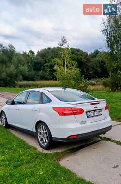 Седан Ford Focus 2015 в 