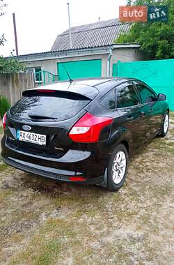 Хетчбек Ford Focus 2012 в 