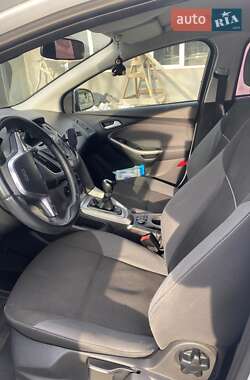 Хэтчбек Ford Focus 2013 в 