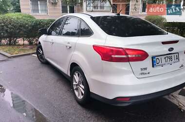 Седан Ford Focus 2016 в 