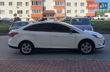 Седан Ford Focus 2012 в 
