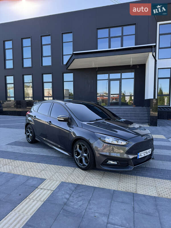 Хэтчбек Ford Focus 2017 в 