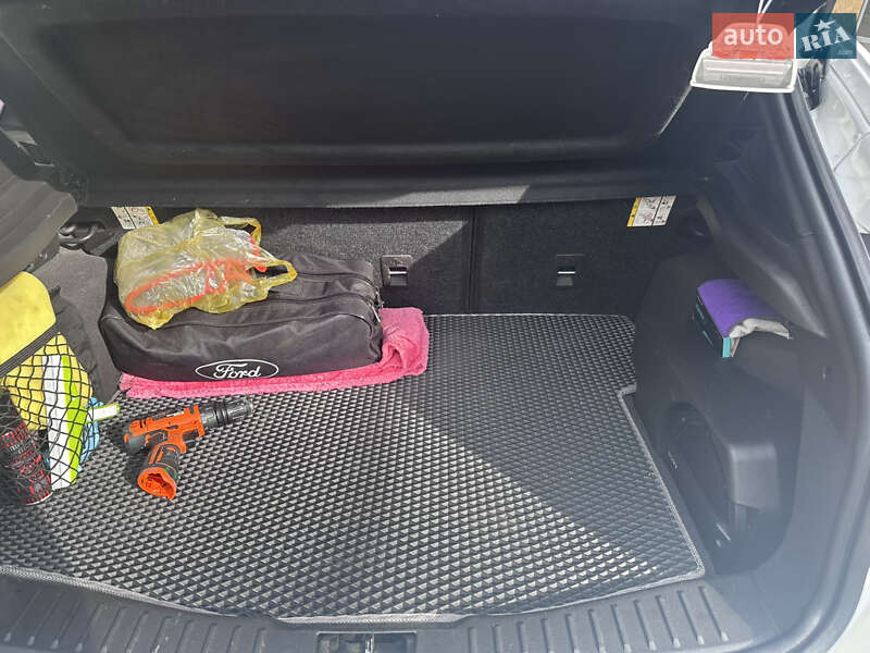 Хэтчбек Ford Focus 2016 в Харькове