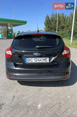 Хэтчбек Ford Focus 2013 в 