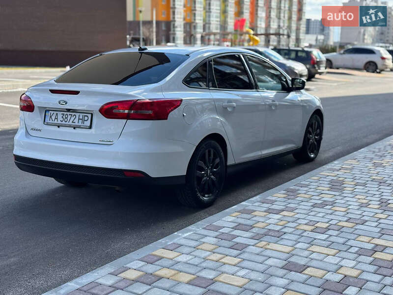 Седан Ford Focus 2015 в Чернигове