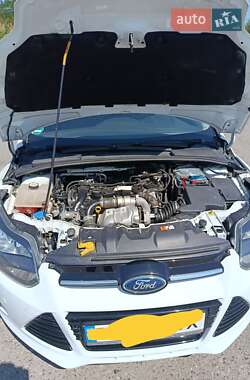 Хетчбек Ford Focus 2011 в 