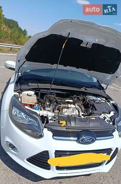 Хетчбек Ford Focus 2011 в 